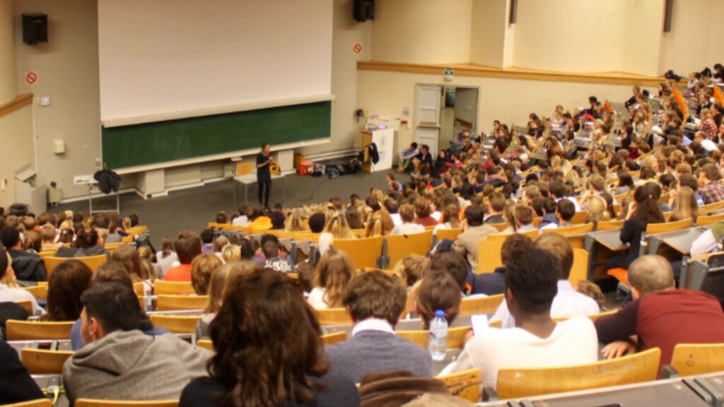 conférence dans les écoles